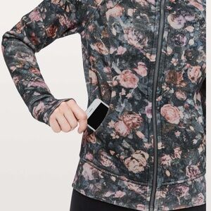 Lululemon Scuba Hoodie *Light Cotton Fleece
Frosted Rose Multi